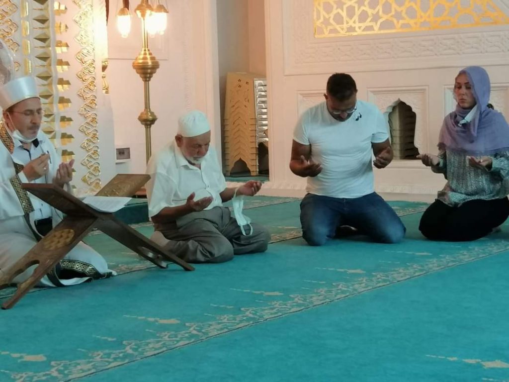 ALMAN VATANDAŞI VANESSA ERDEK’TE MÜSLÜMAN OLDU