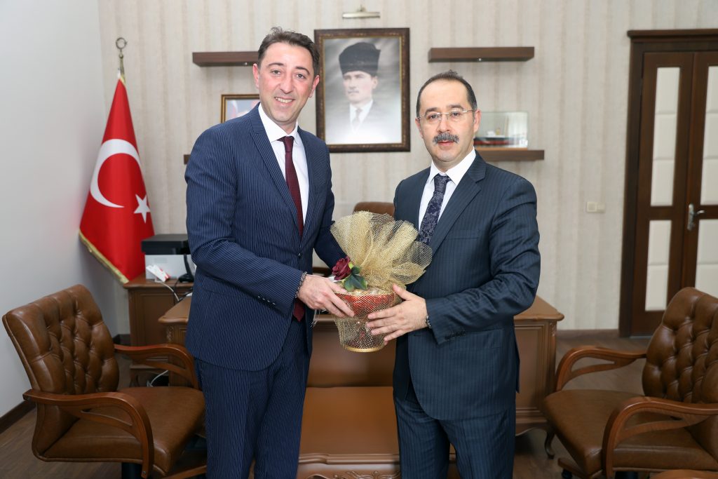 BANDIRMA’NIN YENİ KAYMAKAMI ENGİN AKSAKAL GÖREVE BAŞLADI