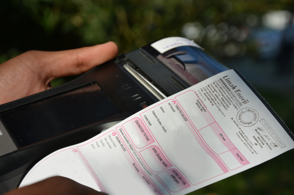 FARKINDALIK İÇİN PEMBE FATURA