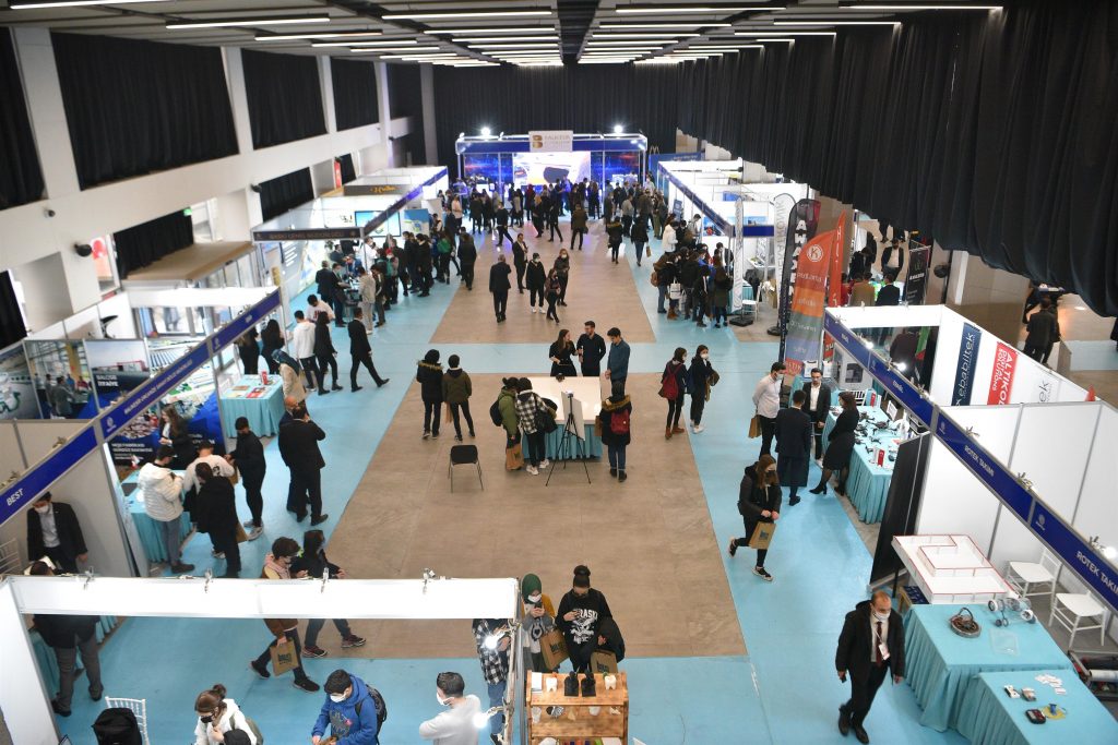 Genç girişimciler, özel sektör firma temsilcileri bir araya geldi