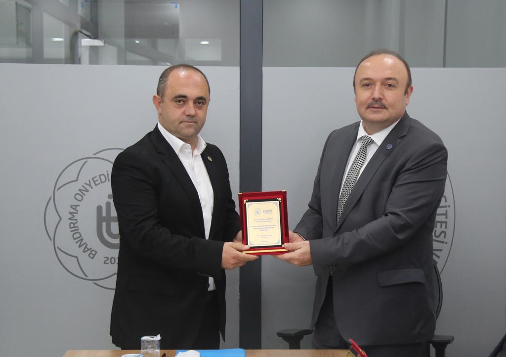 BANÜV Destekçilerine Teşekkür Plaketi Verdi