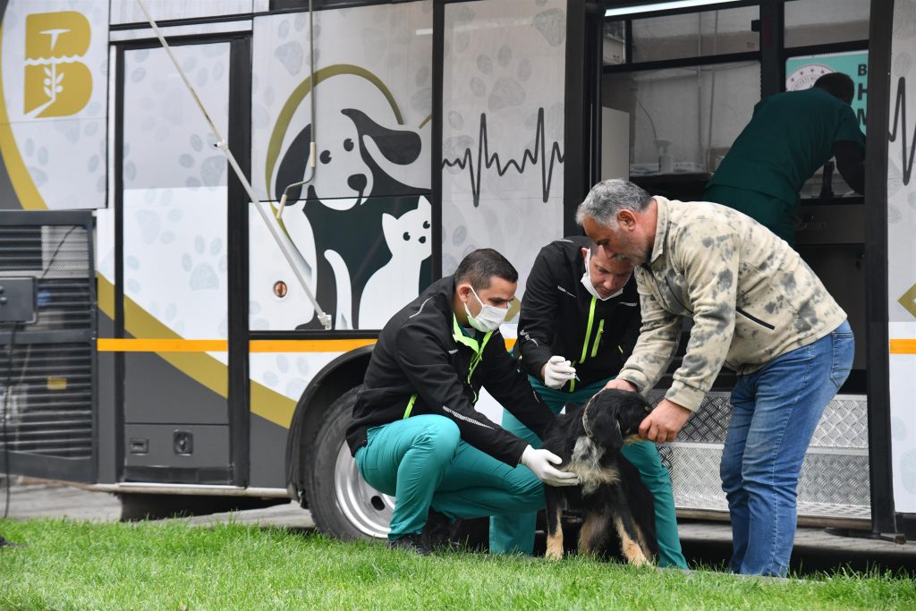 Vetbüs’ ün ilk durağı Balya oldu