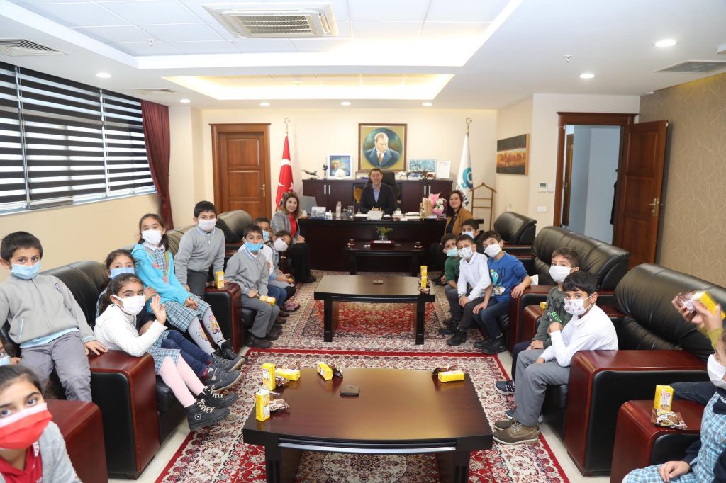 ÇOCUKLARDAN BAŞKANA “ÖLÜMSÜZLÜK SUYU”