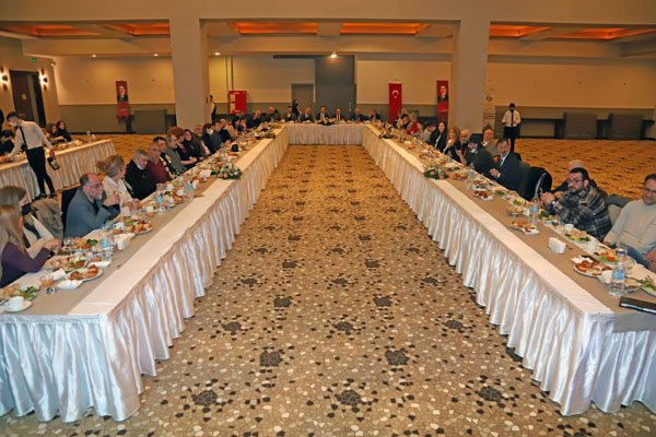 BANDIRMA BELEDİYESİ 10 OCAK GAZETECİLER GÜNÜNÜ BASIN EMEKÇİLERİYLE KUTLADI