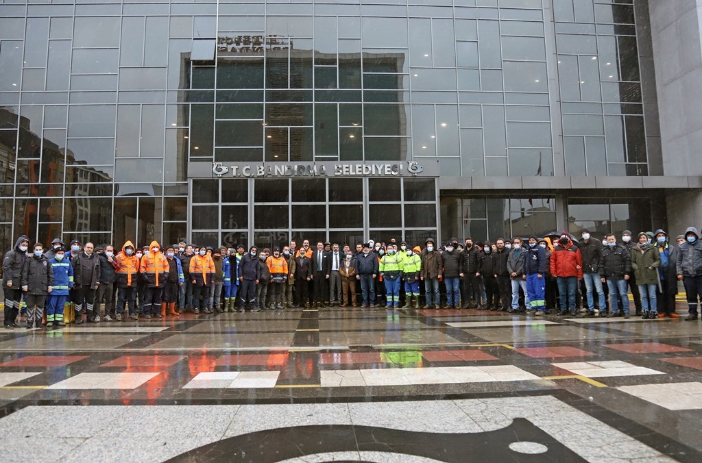 BANDIRMA BELEDİYESİ KHK’LI EMEKÇİLERİ İLE EK PROTOKOL İMZALADI. EN DÜŞÜK MAAŞ 5.750 TL OLDU