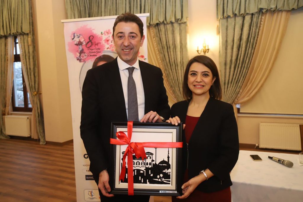 BANDIRMA BELEDİYESİNİN DÜZENLEDİĞİ 8 MART DÜNYA EMEKÇİ KADINLAR GÜNÜ ETKİNLİKLER SERİSİ BUGÜN BAŞLADI