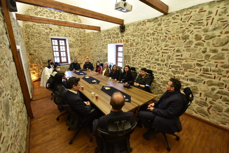 GENÇ MİMARLAR KARESİ İÇİN ÇİZDİ