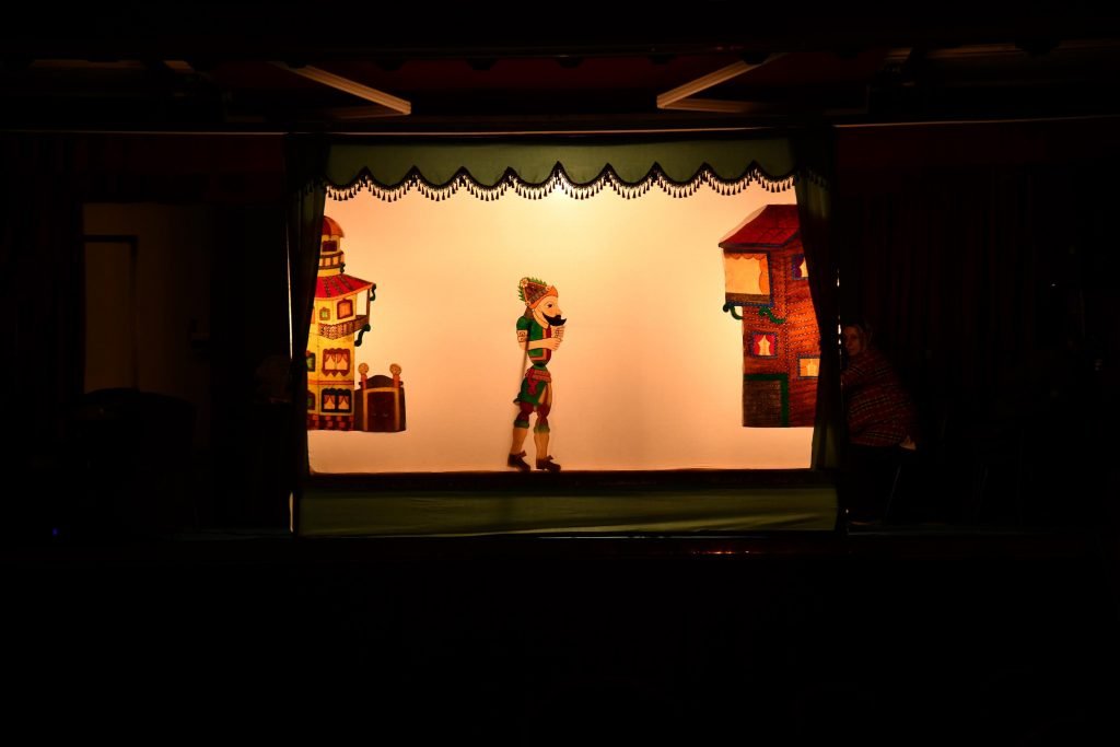 Çocuklar da yetişkinler de  çocukluğunu yaşadı