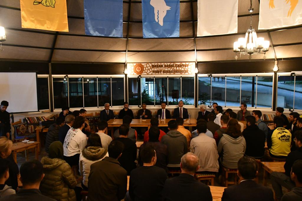 VALİ ŞILDAK GENÇLERLE RAMAZAN İKLİMİNDE