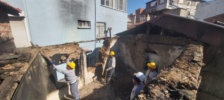 BBB, yanan evlerini yeniden inşa etti