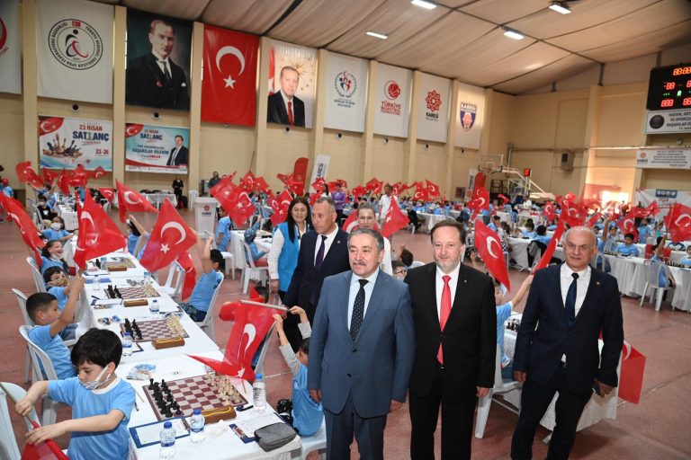 KARESİ’DE SATRANÇ HEYECANI BAŞLIYOR