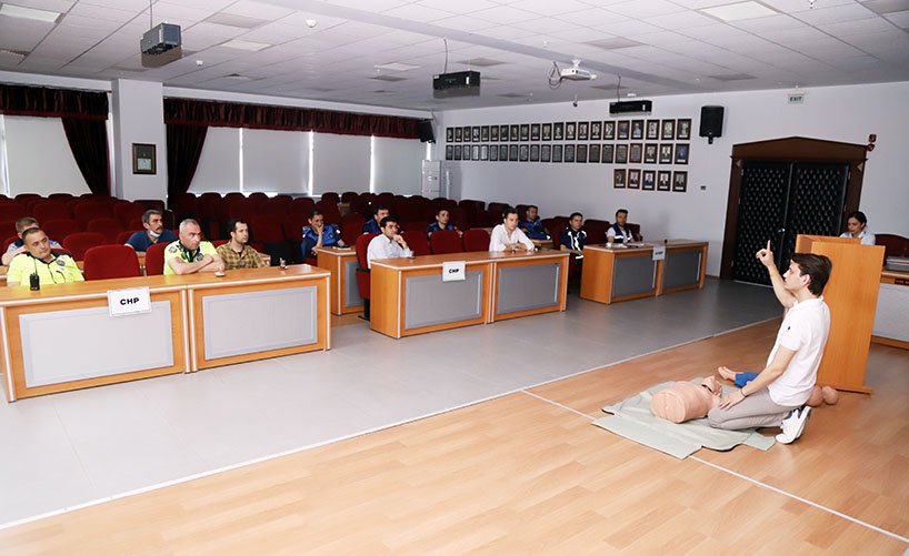 BANDIRMA BELEDİYESİ ZABITA MÜDÜRLÜĞÜ İLKYARDIM EĞİTİMİNİ BAŞARIYLA TAMAMLADI