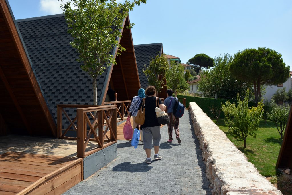 BANDIRMA BELEDİYESİ ERDEK-TATLISU ENGELSİZ YAŞAM KAMPI İLK YATILI MİSAFİRLERİNİ AĞIRLAMAYA BAŞLADI