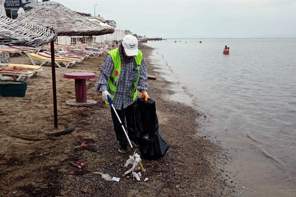 Sahillerden 3 ayda 319 ton atık toplandı