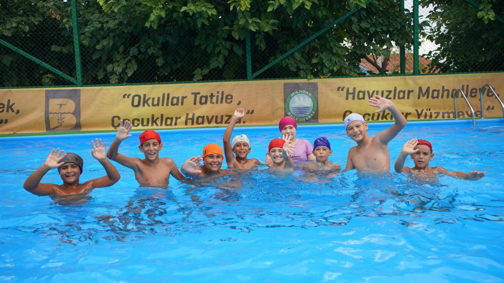 “Havuzlar Mahalleye, çocuklar yüzmeye”