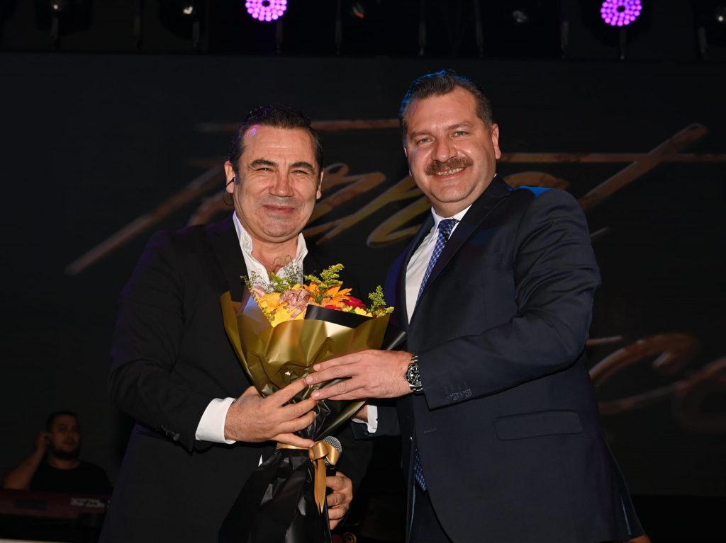 BÜYÜKŞEHİR’DEN ÖĞRETMENLERE ÖZEL FERHAT GÖÇER KONSERİ