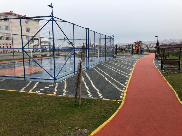 KARESİ BELEDİYESİ’NDEN YENİ PARK VE SPOR SAHALARI