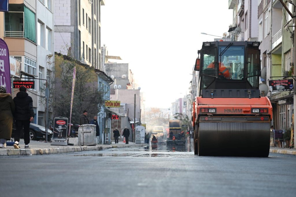BAĞLAR SOKAĞI ASFALTLANDI