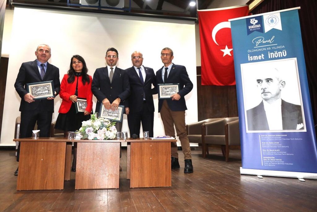 İSMET İNÖNÜ SAYGI VE MİNNETLE ANILDI