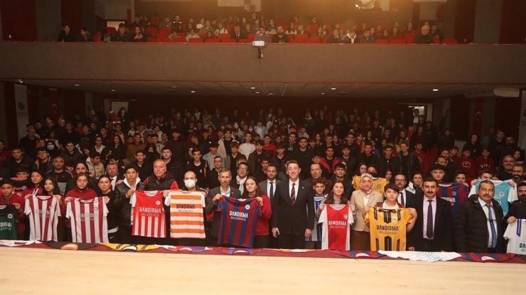 BANDIRMA BELEDİYESİ’NDEN ÖĞRENCİLER İÇİN BİR İLK