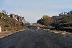 KARESİ BELEDİYESİ YENİ TOKİ YOLUNU ASFALTLADI