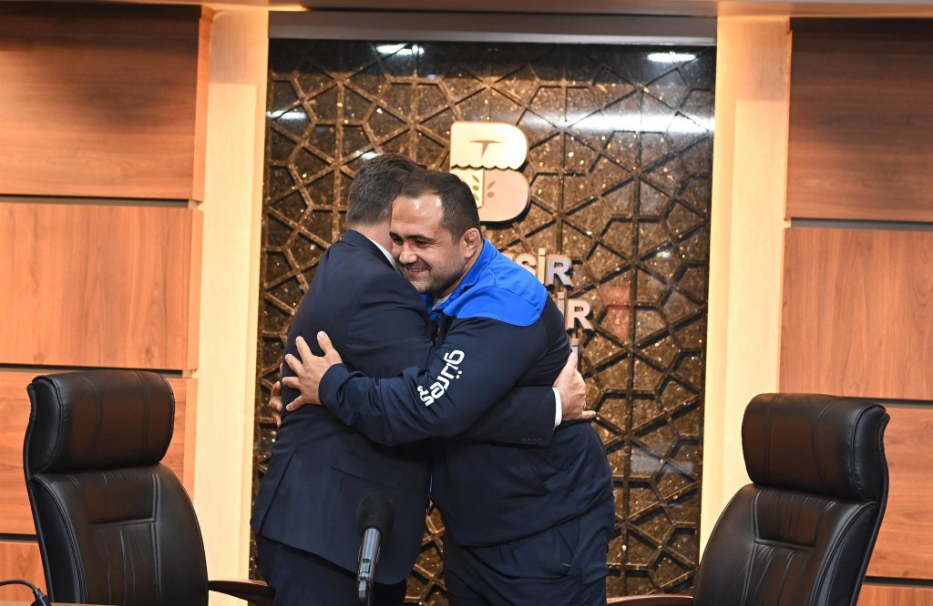 BAŞPEHLİVAN YEŞİL BALIKESİR ADINA KOL BAĞLAYACAK