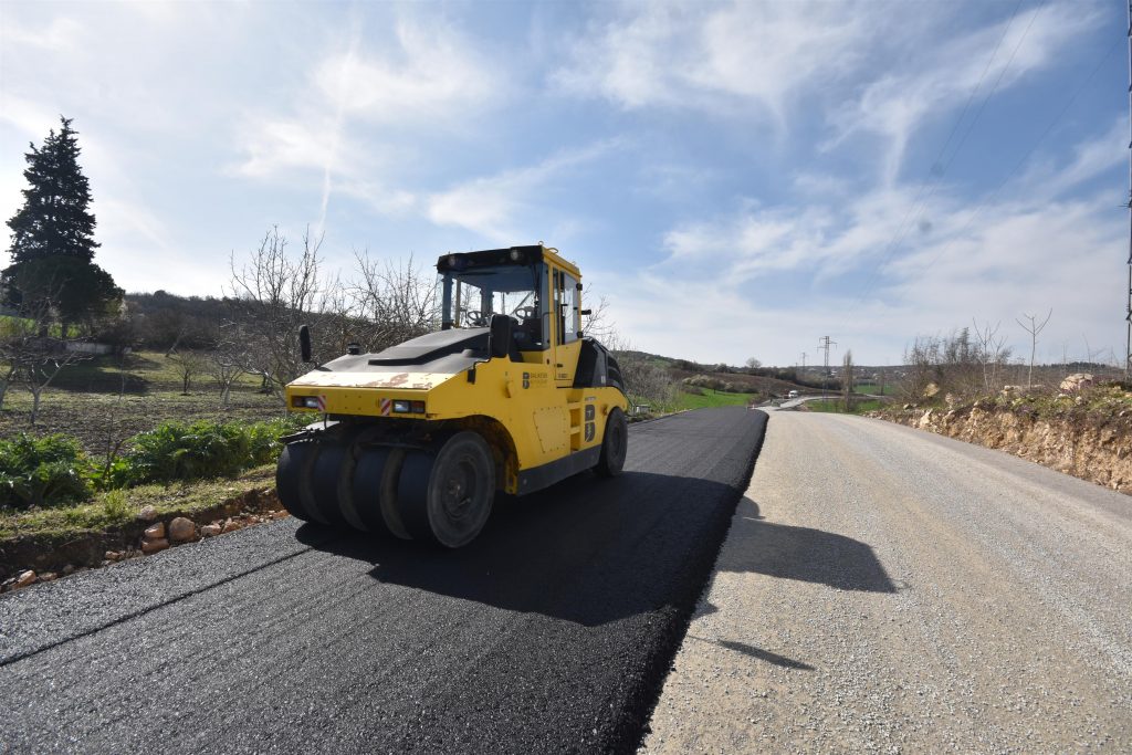 Büyükşehir’den Susurluk ve İvrindi’ye sıcak asfalt