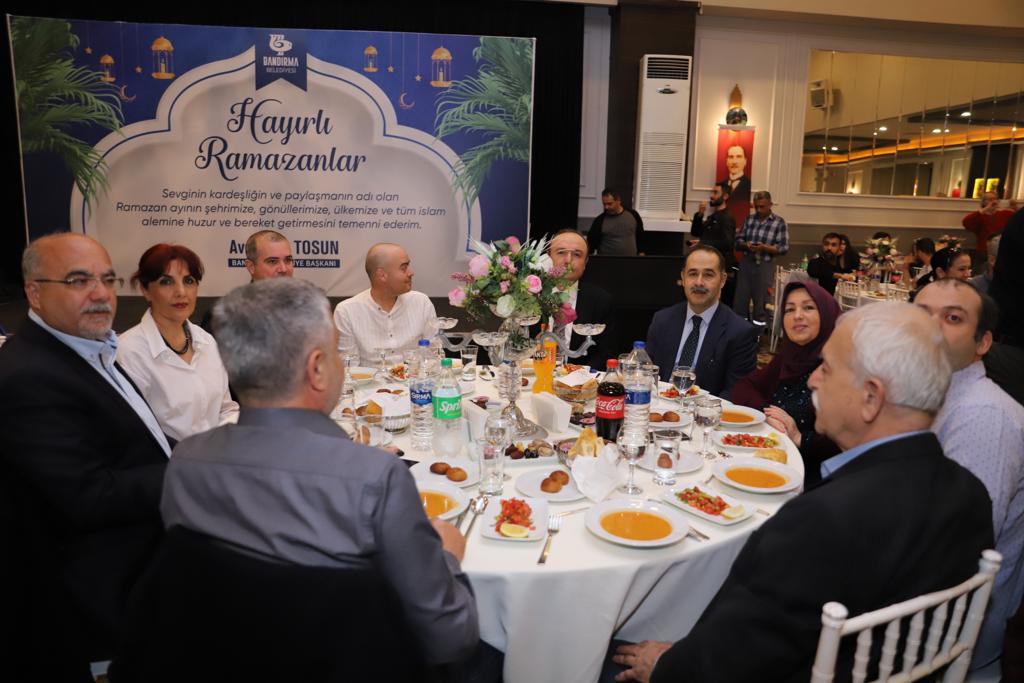 BANDIRMA BELEDİYESİ ÖZEL BİREY VE AİLELERİNİ İFTAR PROGRAMINDA AĞIRLADI