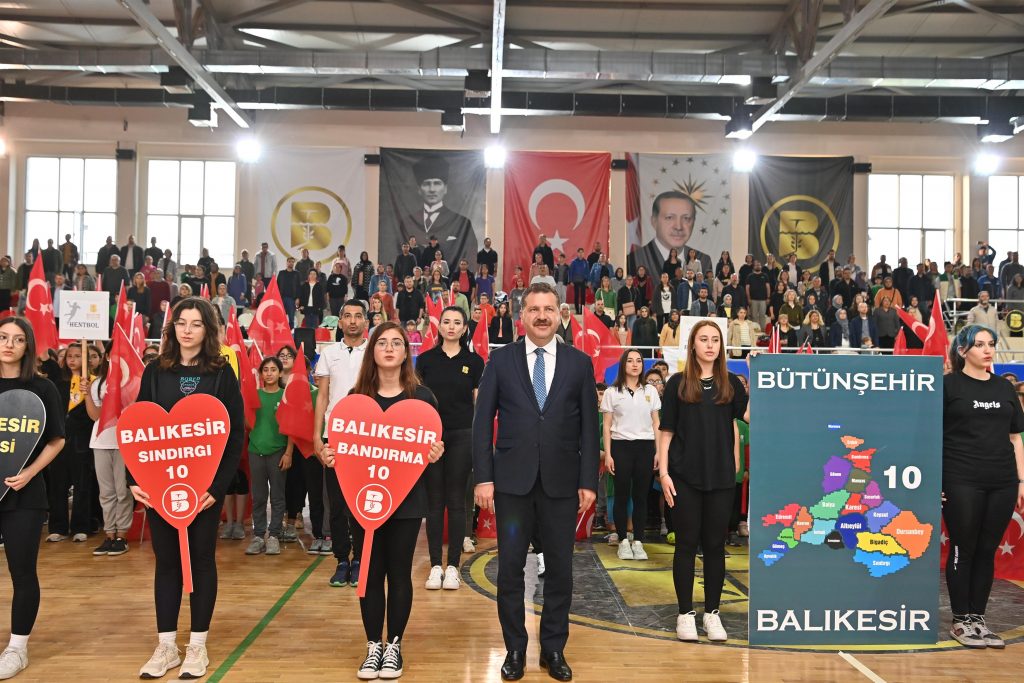 Büyükşehir’den Edremit’te Gençlik ve Spor Festivali rüzgârı