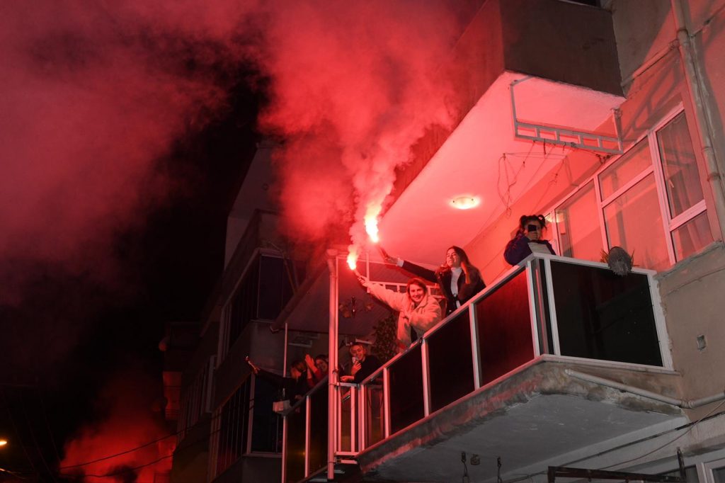 SEVDA ATEŞİ SÜTLÜCE’DEN YANDI