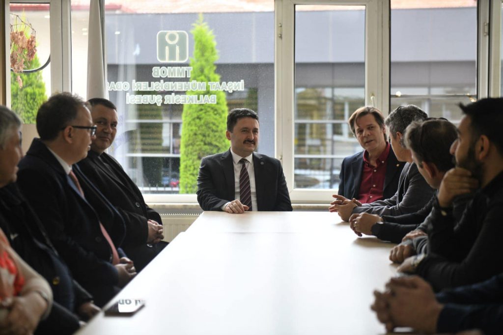 YÜZLER GÜLÜYOR HASAN AVCI GELİYOR