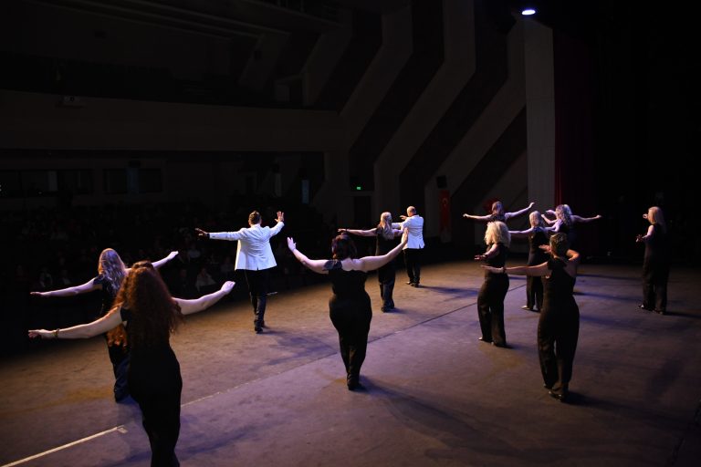 Büyükşehir, sanatseverleri en güzel eserlerle buluşturuyor