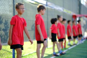 ALTIEYLÜL’DE SPOR OKULLARI TAM GAZ DEVAM EDİYOR