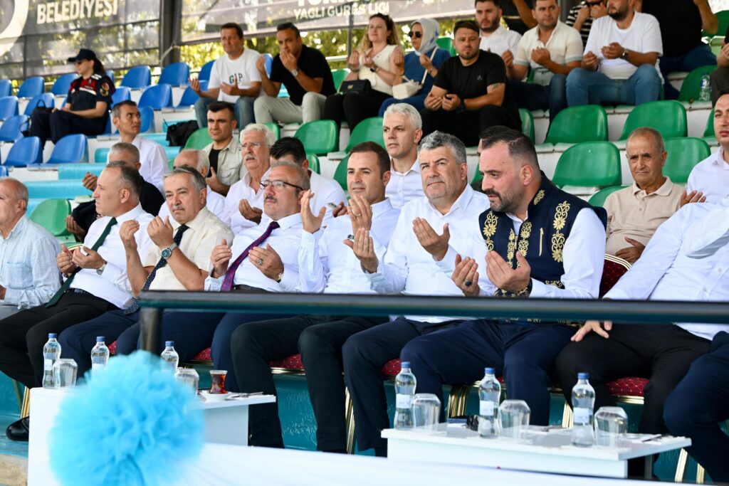 65.	Geleneksel Kurtdereli Mehmet Pehlivan Yağlı Güreşleri coşkuyla başladı