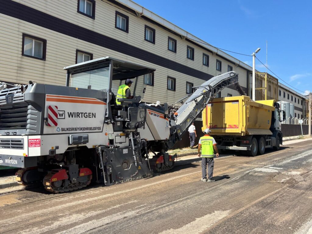 DURSUN MİRZA’DAN BANDIRMA’YA HİZMET YAĞMURU!