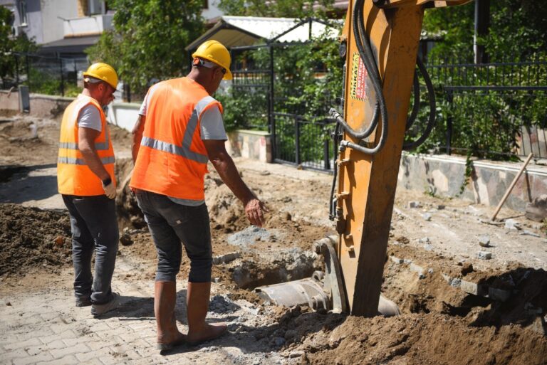 BASKİ’den Burhaniye’deki  kanalizasyon sorununa köklü çözüm
