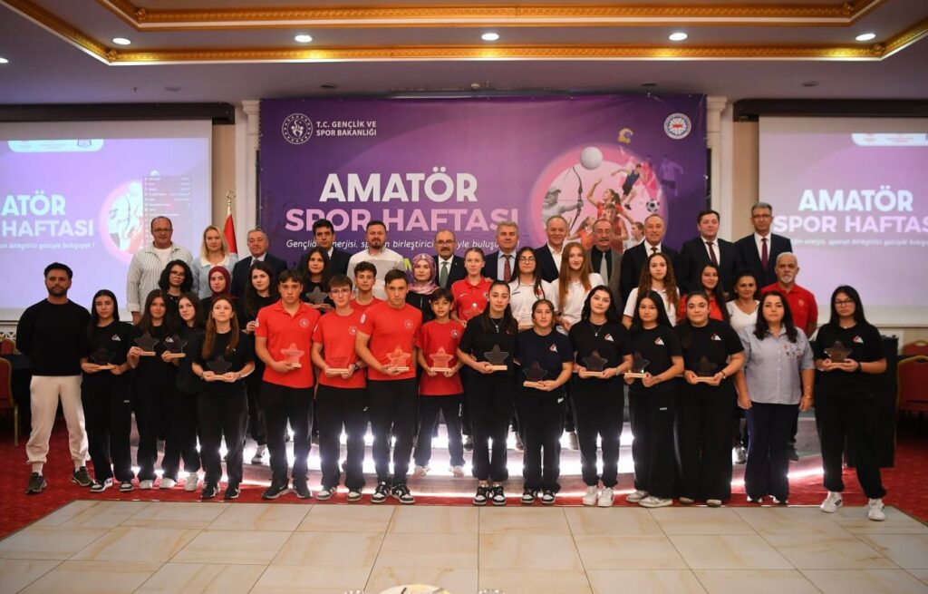 Balıkesir’de Amatör Spor Haftası “Sporun En’leri” Ödül Töreni ile Sona Erdi