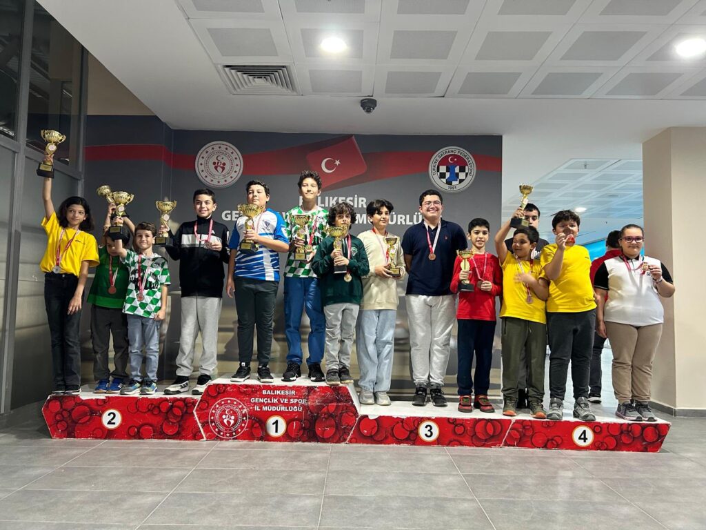 Balıkesir’de Gençlik ve Sporla Cumhuriyetin 102. Yıl Coşkusu