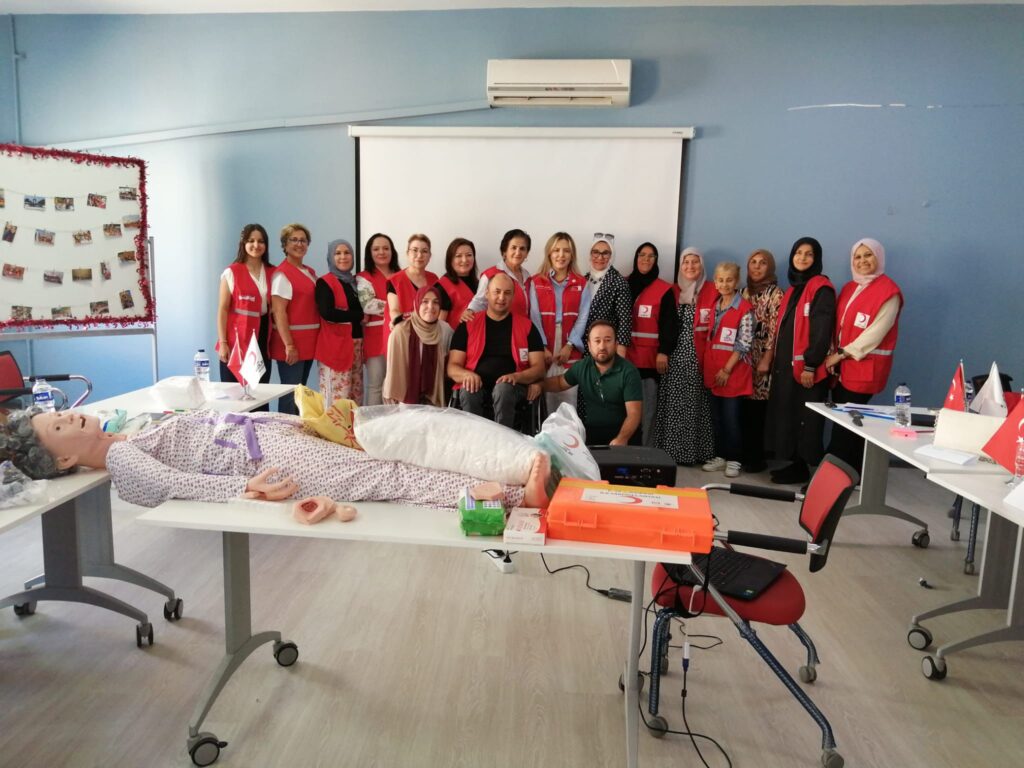 Türk Kızılay’dan Balıkesir’de Yaşlı ve Engellilerin Bakımına Destek