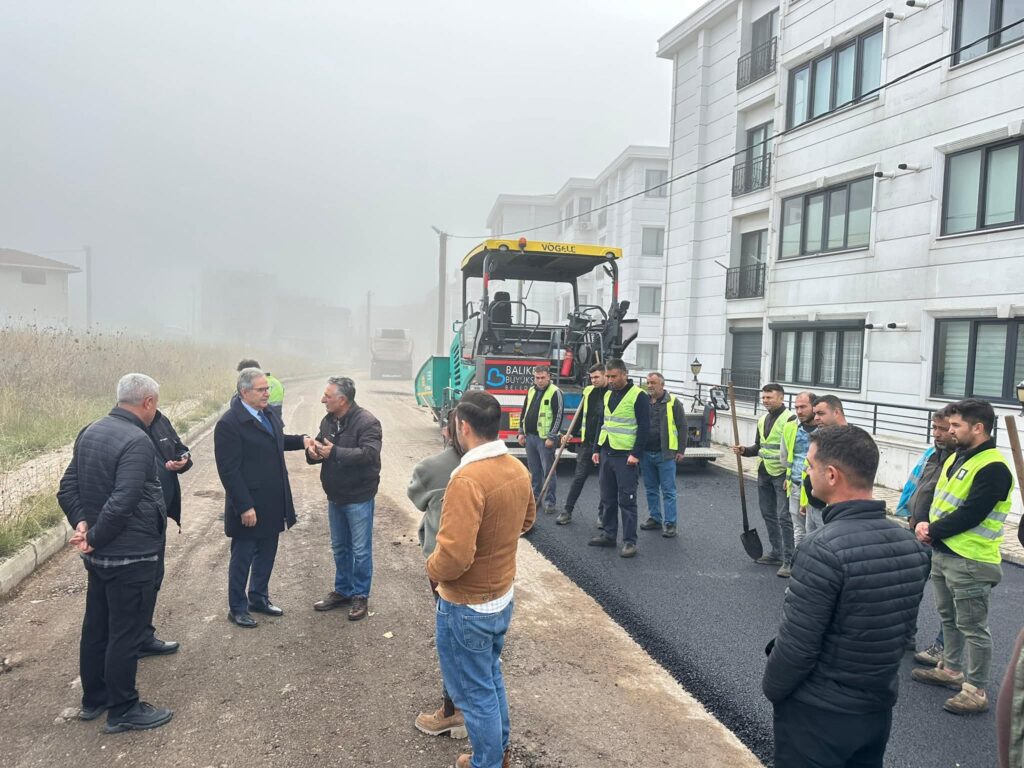 BAŞKAN MİRZA ŞEHİRDEKİ ÇALIŞMALARI DENETLEDİ: “HEDEFİMİZ DAHA MODERN BANDIRMA”