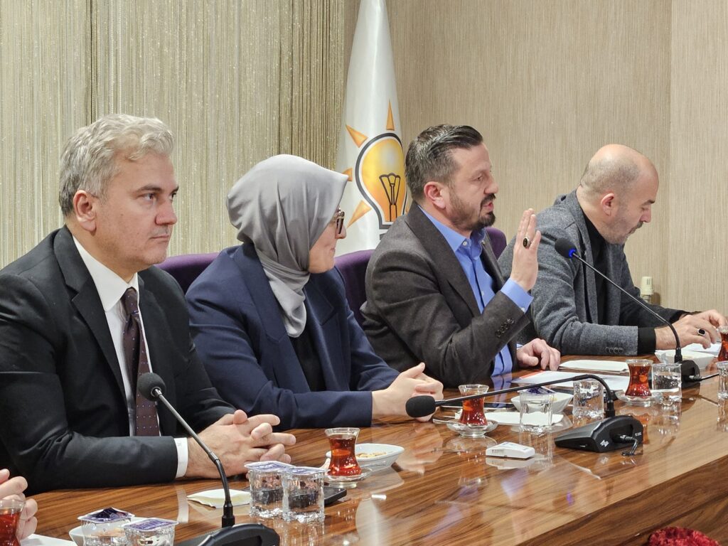 AK Parti Balıkesir İl Yönetimi Toplandı