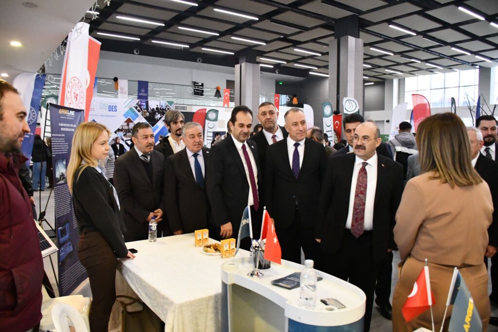 ÜNİDES’ten Gençlerin Kariyer Hedeflerine Güçlü Destek: Endüstriyel Sektörler Kariyer Fuarı Düzenlendi