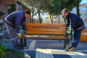 ALTIEYLÜL BELEDİYESİ PARK VE BAHÇELER EKİPLERİ KIŞ MESAİSİNDE