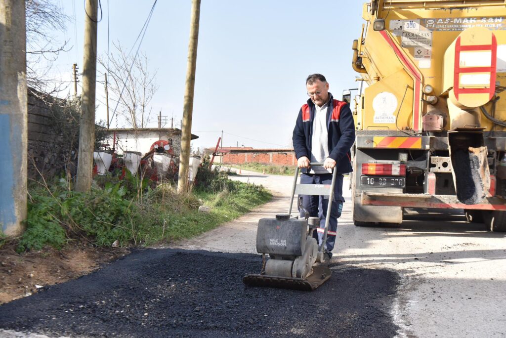 BAŞKAN ŞEHİRLİ: “ALTIEYLÜL’ÜN HER NOKTASINDA SAHADAYIZ”