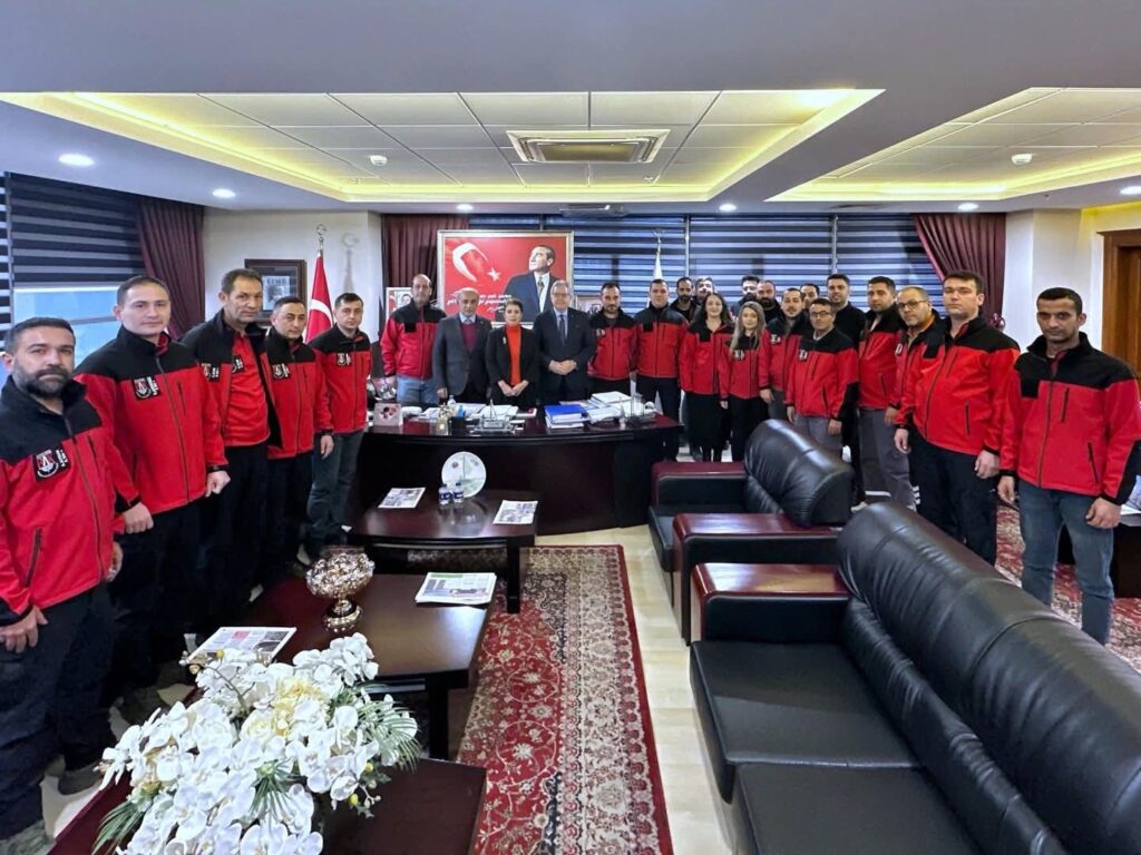 BAŞKAN MİRZA AFET KOORDİNASYON BİRİMİ VE KRİZ YÖNETİMİ MERKEZİ EKİBİNİ AĞIRLADI