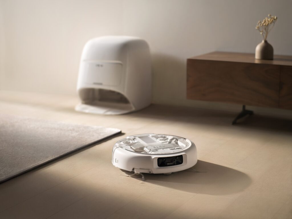 DJI’ın İlk Hepsi Bir Arada Robot Süpürgesi ROMO: Üst Seviye Teknoloji Eve Uçuyor