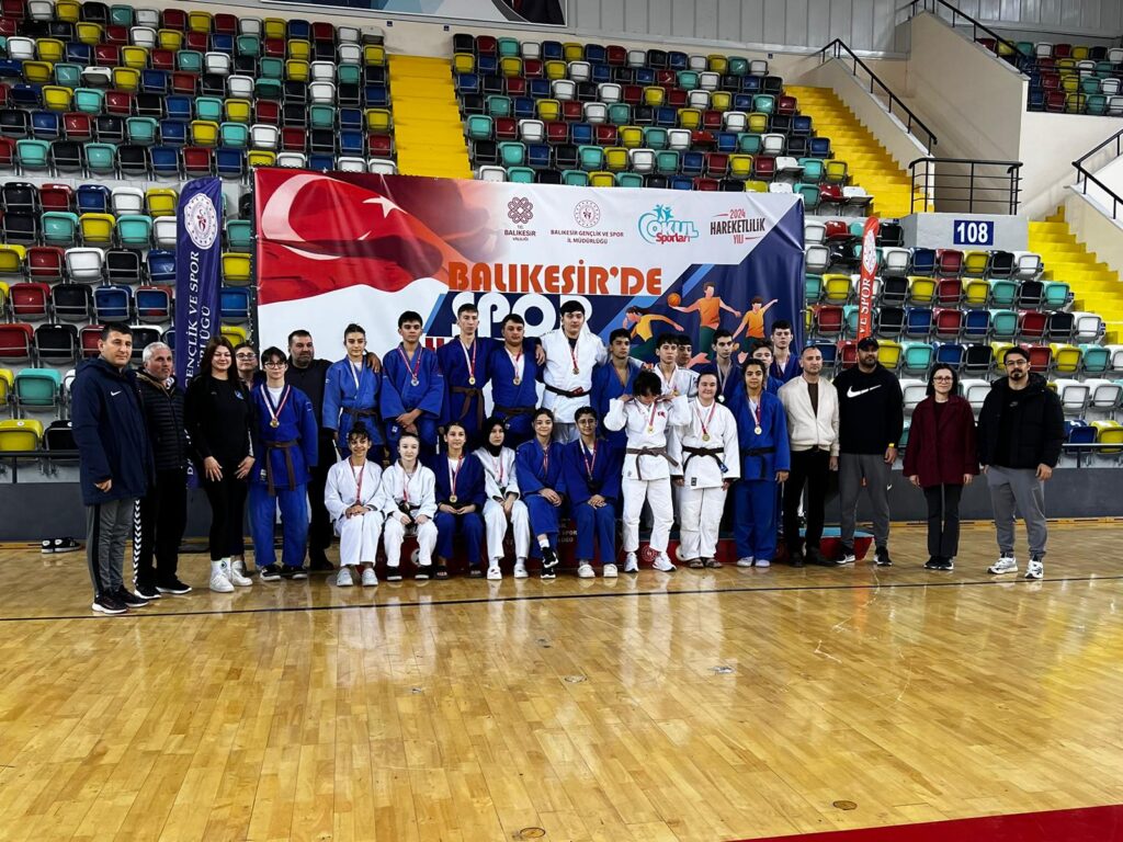 Büyükşehir’in sporcuları güreş ve judoda madalyaları topladı