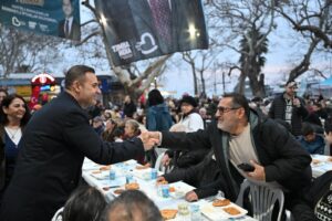 Akın, Erdekli hemşehrileriyle iftar sofrasında buluştu