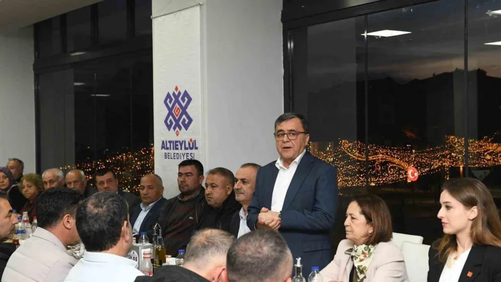 ALTIEYLÜL’DE MUHTARLAR İFTAR SOFRASINDA BULUŞTU