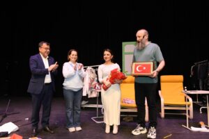 HASAN CAN KÜLTÜR MERKEZİ’NDE KAHKAHA DOLU AKŞAM